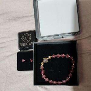 Bracelet and heart earrings